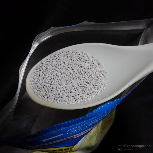 オルトランDX粒剤　白い顆粒